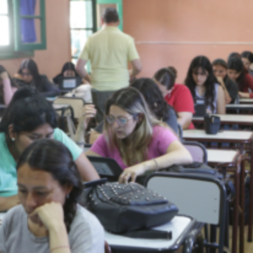 Estudiantes de nivel superior podrán acceder a becas para formarse en carreras prioritarias