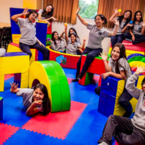 Inicia el taller «RE-CREÁNDONOS: ¿Cómo optimizar nuestra disponibilidad corporal docente?»