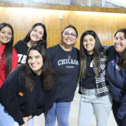 Fiesta de bienvenida para estudiantes de primer año
